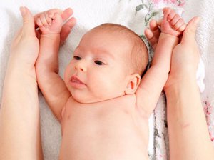 Занятия физкультуры с новорожденным