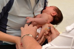 Как делают прививку новорожденному