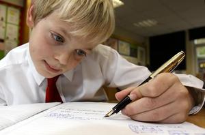 Как правильно учить ребенка писать 
