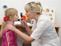Особенности применения глазных капель для лечения аллергии у детей