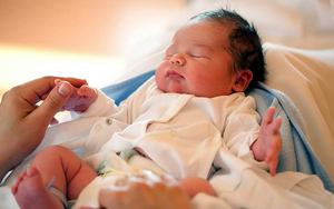 Режим для новорожденного ребенка в первый месяц жизни