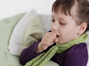 Почему у ребенка появляется затяжной кашель без температуры
