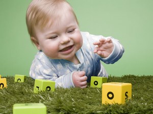 Психологическое развитие малыша в 8 месяцев