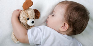 Начинать приучать ребенка спать отдельно лучше с раннего возраста