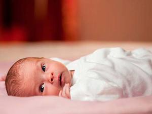 Почему у новорожденного могут косить глаза