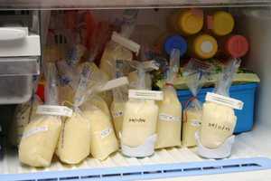 Груджное молоко и правила его хранения