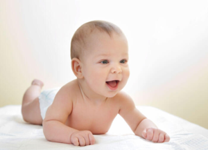 Младенцы развиваются очень быстро, с каждым месяцем  можно наблюдать изменения 