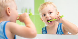 Когда начинать чистить зубы
