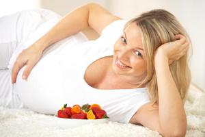Как есть клубнику для пользы при беременности