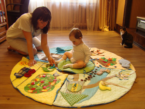 Идеи развивающих элементов на ковриках