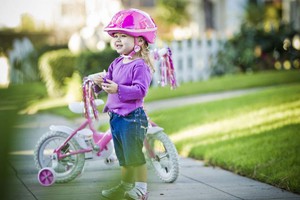 Как учить детей кататься на велосипеде